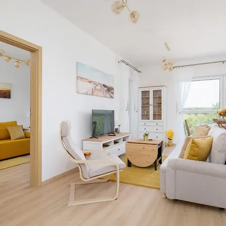 Bezowy Apartament Przy Parku W Katowicach Z Widokiem Na Staw I Biurkiem By Noclegi Renters Katowice Eksteriør bilde