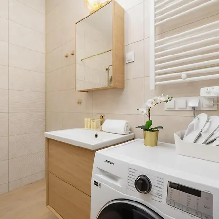 Bezowy Apartament Przy Parku W Katowicach Z Widokiem Na Staw I Biurkiem By Noclegi Renters Katowice Eksteriør bilde