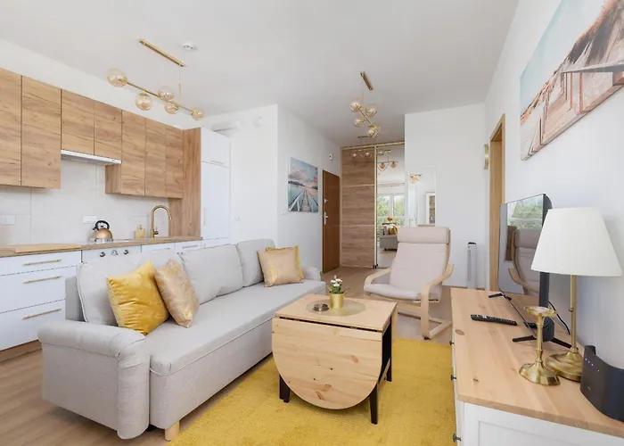 Bezowy Apartament Przy Parku W Katowicach Z Widokiem Na Staw I Biurkiem By Noclegi Renters