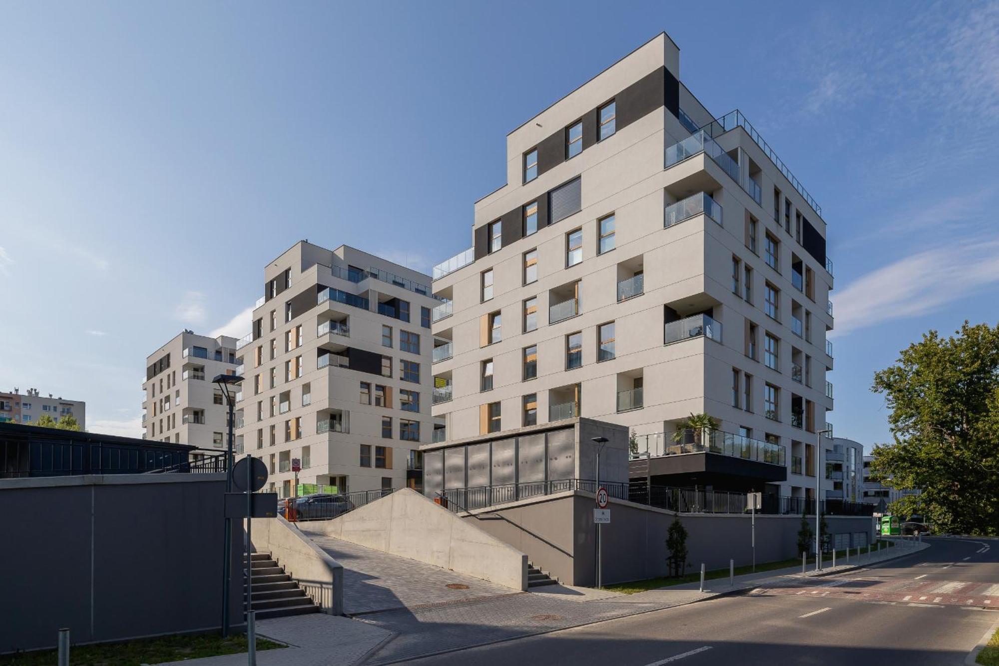 Bezowy Przy Parku W Katowicach Z Widokiem Na Staw I Biurkiem By Renters *